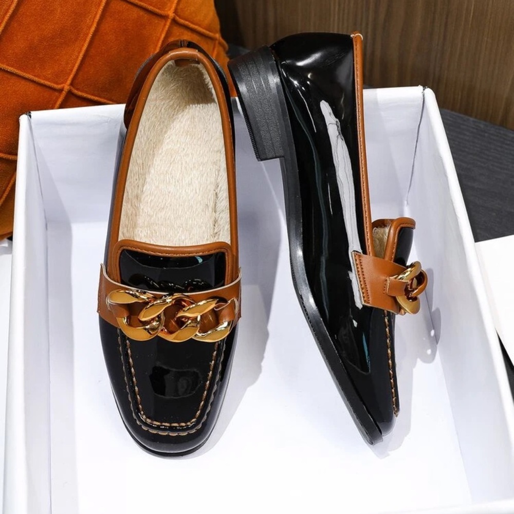 Black Chain Detail Loafers Faux Fur Lined  Square Toe Flat EUC Size 9 - Picture 3 of 6